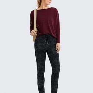 Babaton High Rise Skinny Zippered Ankle Leggings